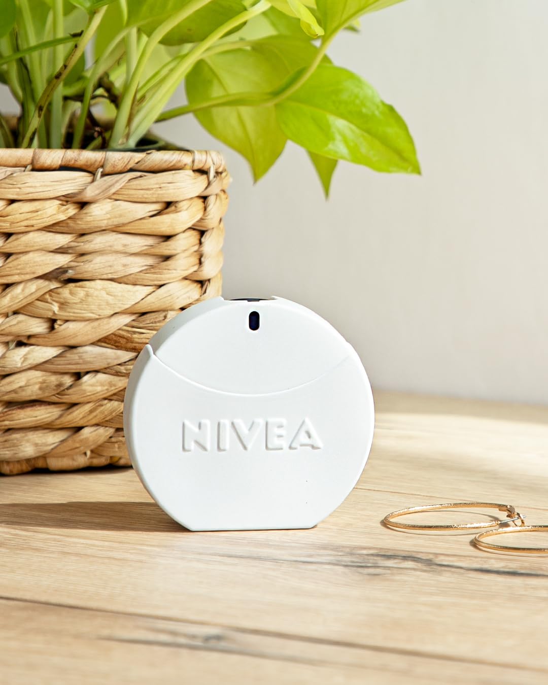 Nivea Creme Eau de Toilette (30 ml), EDT With Iconic Cream Scent, Elegant Perfume Bottle and Jewellery Box