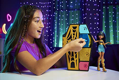 Monster High Doll and Fashion Set