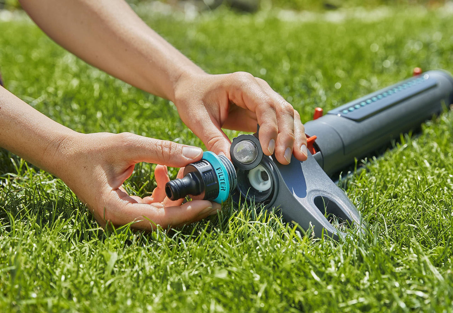 Gardena Aqua M Rectangular Sprinkler: Lawn Sprinkler for Watering Areas of 110-250 m²