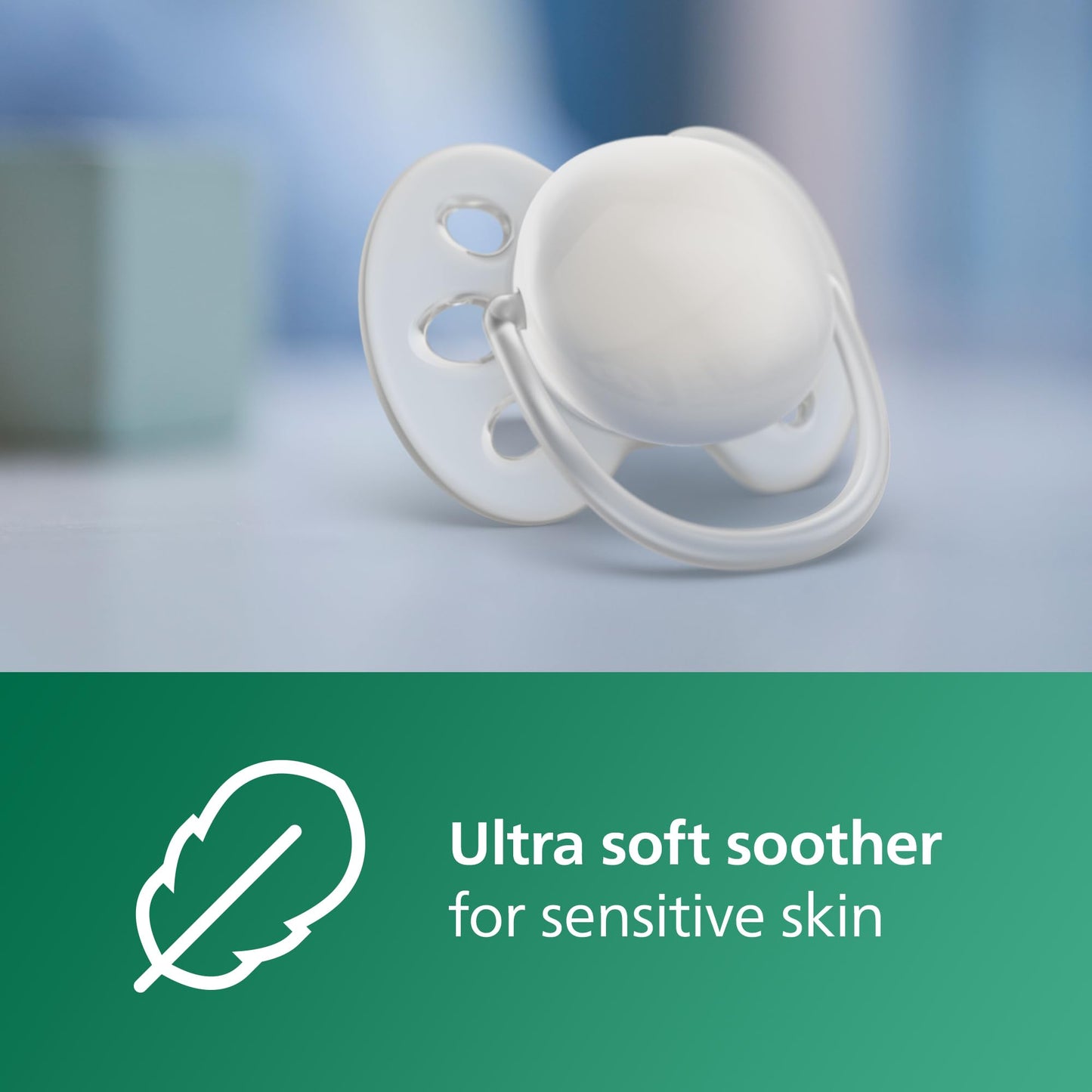 Philips Avent Glass Baby Bottle Newborn Gift Set - 3 Baby Milk Bottles, Ultra-Soft Pacifier for Babies Aged 0-6 Months+ (Model SCD878/11)