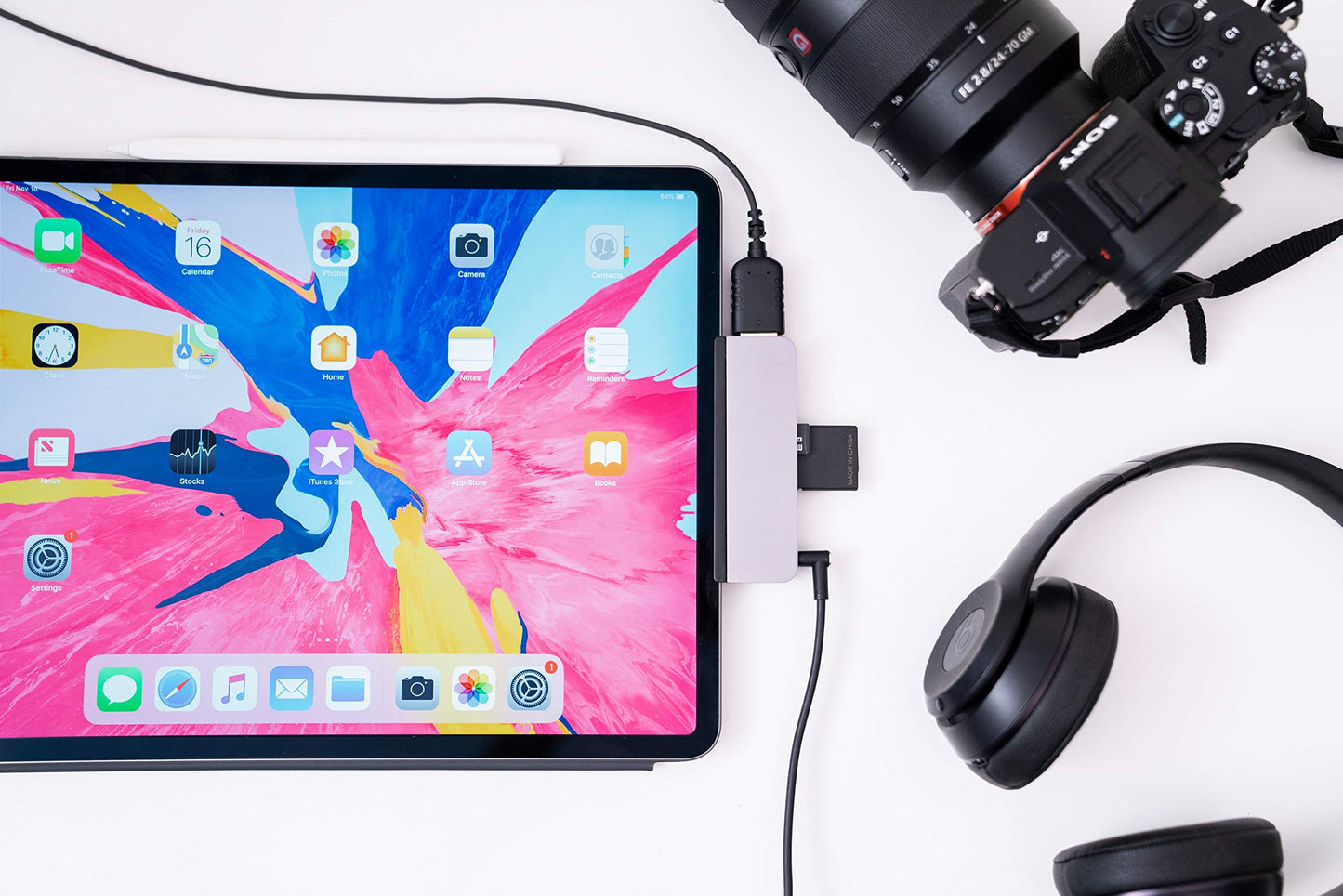 Hyper - HyperDrive 6-in-1 USB-C Hub for iPad Pro / Air - 3.5mm Audio Jack, USB-A, SD, Micro SD, USB-C, HDMI - Space Gray
