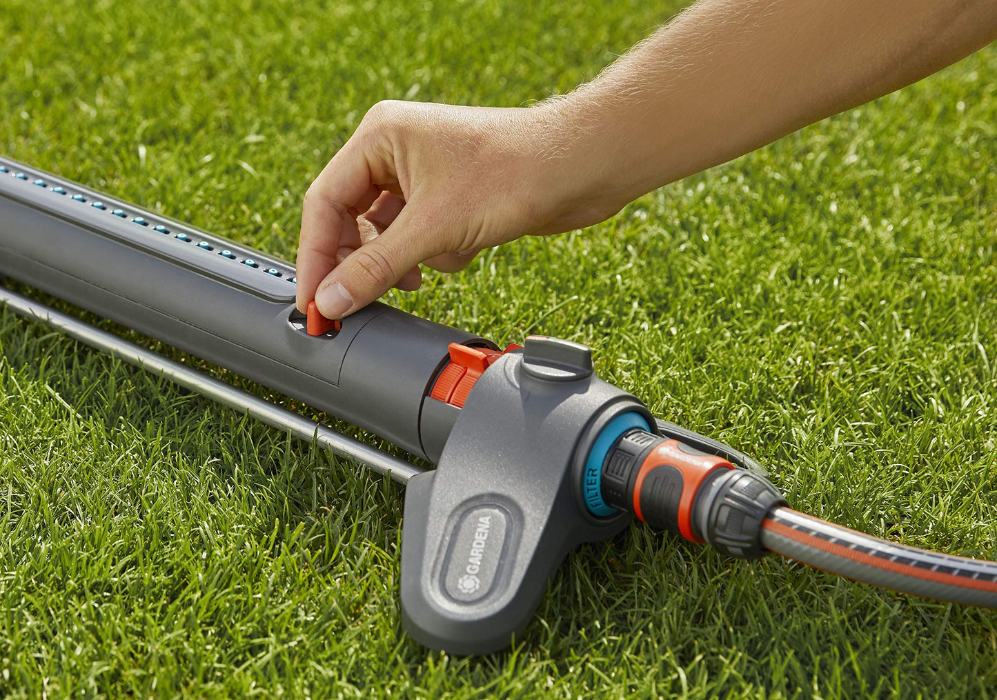 Gardena Aqua M Rectangular Sprinkler: Lawn Sprinkler for Watering Areas of 110-250 m²