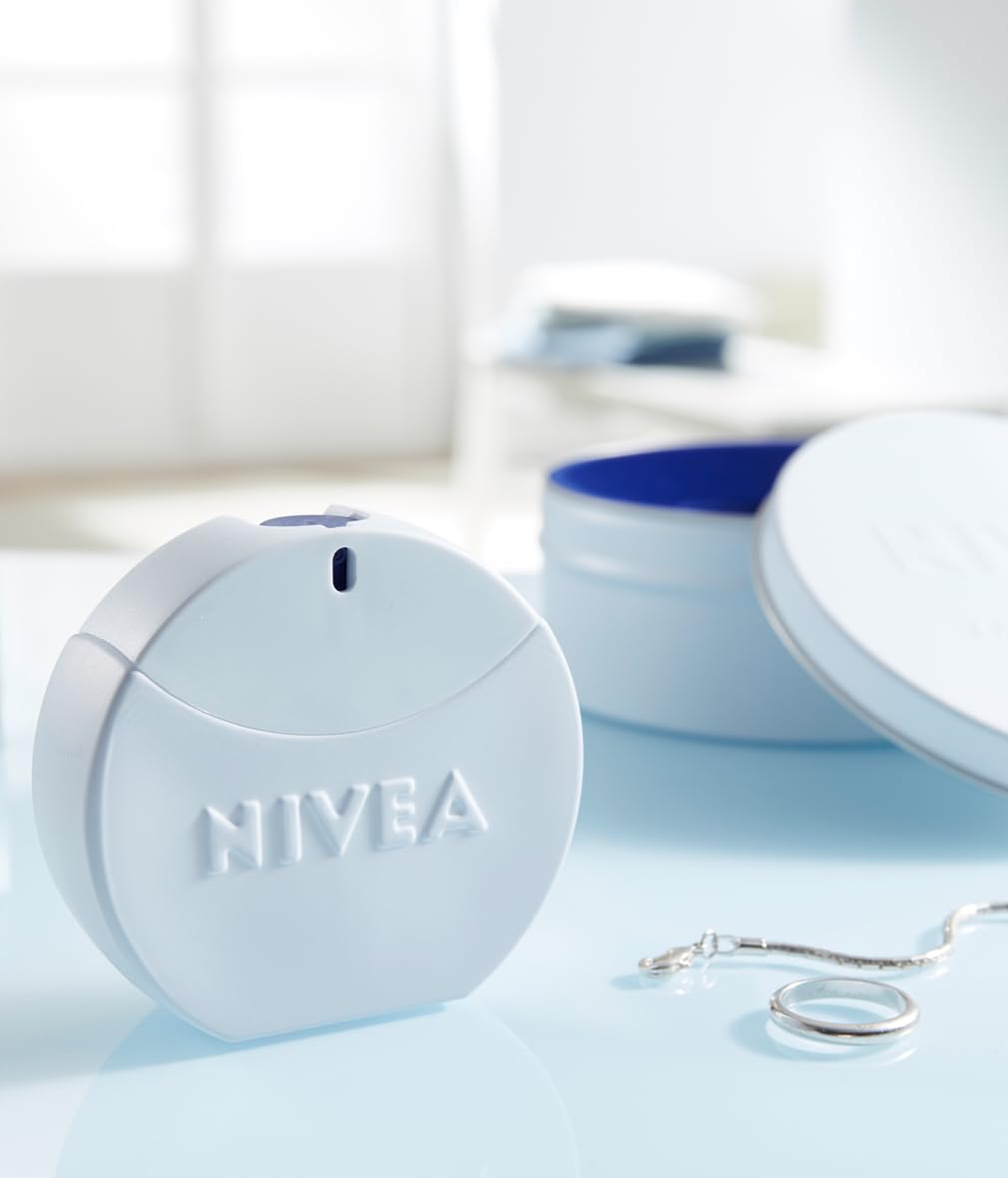 Nivea Creme Eau de Toilette (30 ml), EDT With Iconic Cream Scent, Elegant Perfume Bottle and Jewellery Box