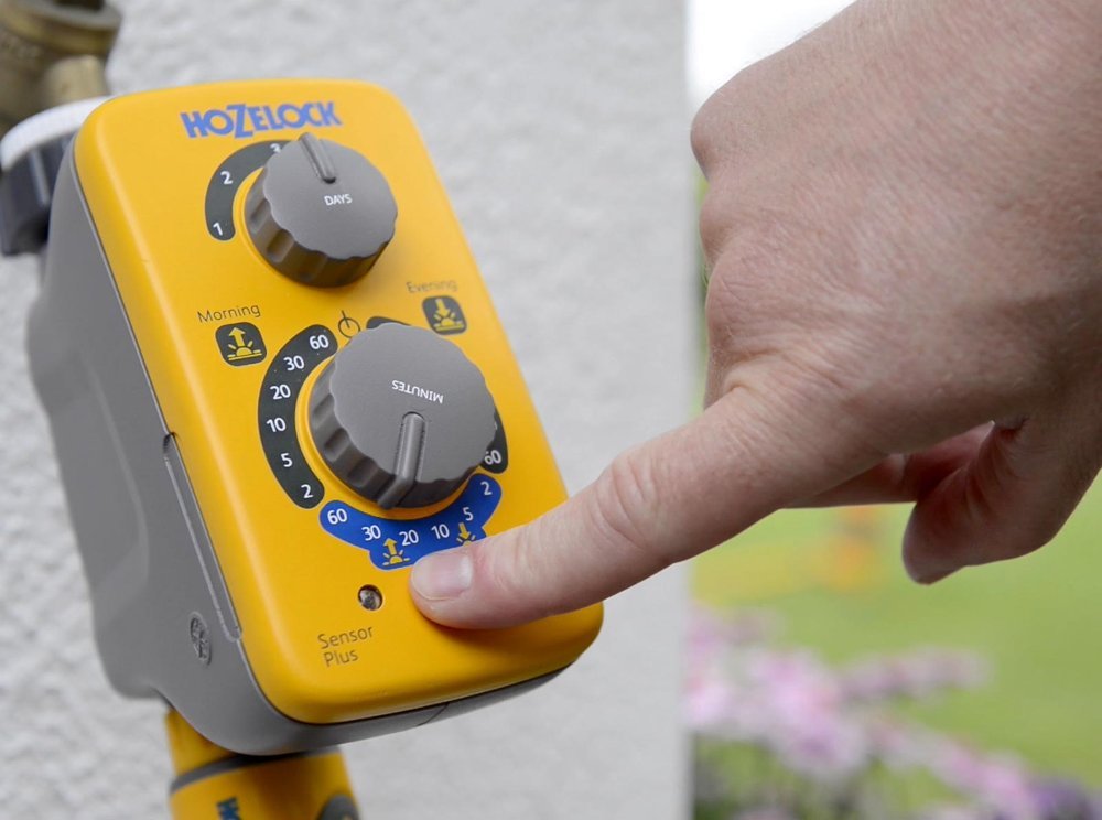 Hozelock 2214 0000 Sensor Controller Plus, Yellow/Grey, 40x25x15 cm