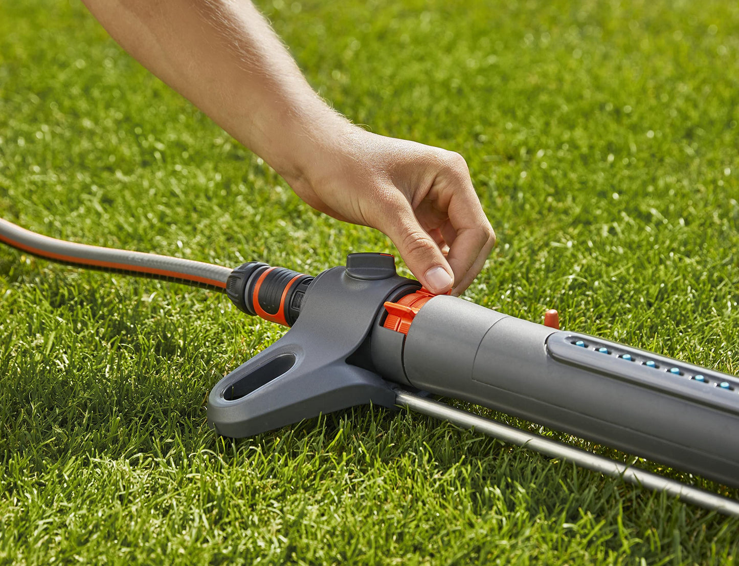 Gardena Aqua M Rectangular Sprinkler: Lawn Sprinkler for Watering Areas of 110-250 m²