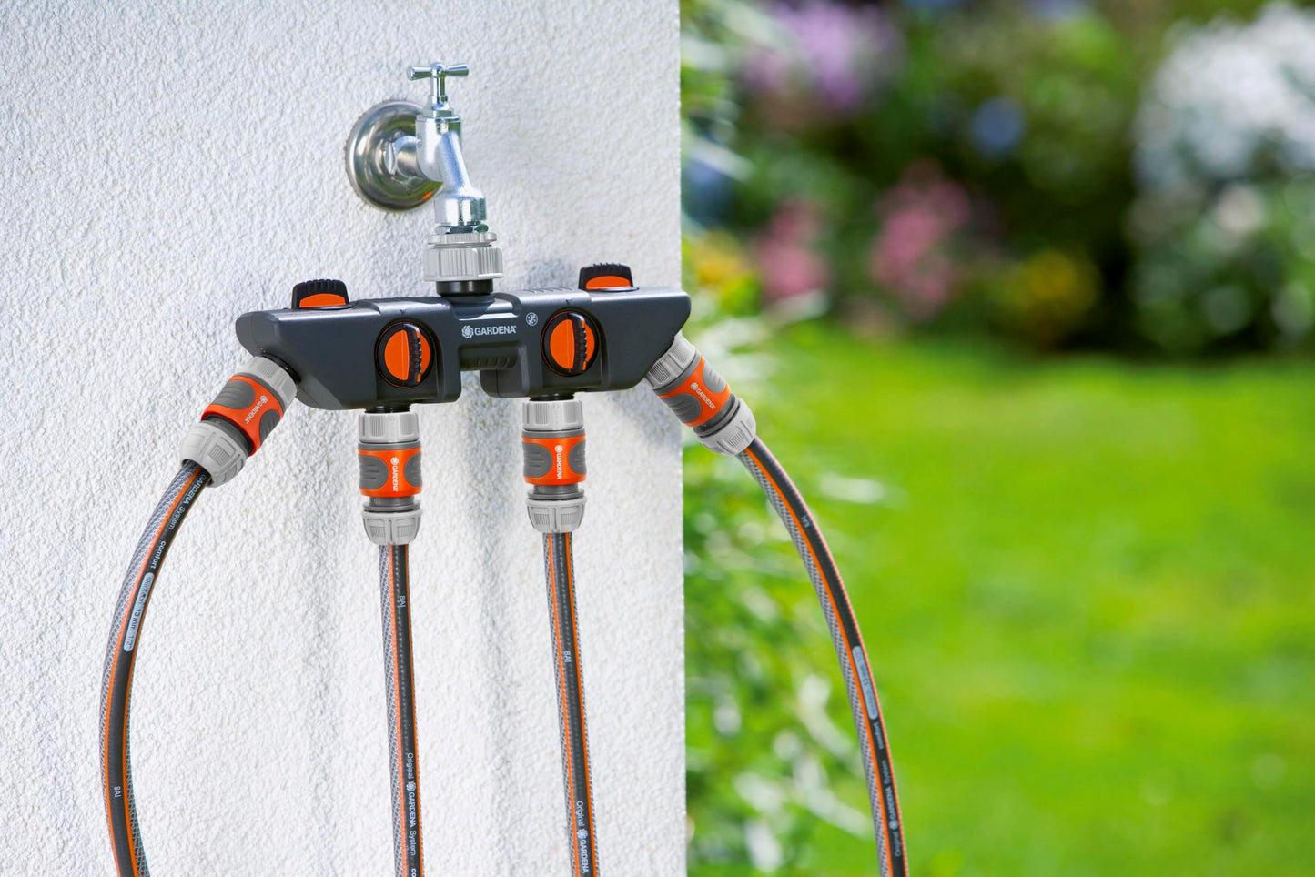 Gardena 2-Wege-Verteiler: Anschlussmöglichkeit für 2 Geräte an den Wasserhahn, passend zu Gardena Bewässerungscomputern & -uhren, Wasserdurchfluss regulier- und absperrbar (8193-20)