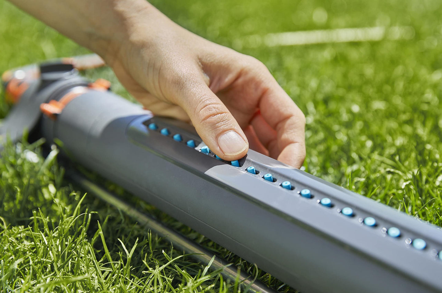 Gardena Aqua M Rectangular Sprinkler: Lawn Sprinkler for Watering Areas of 110-250 m²