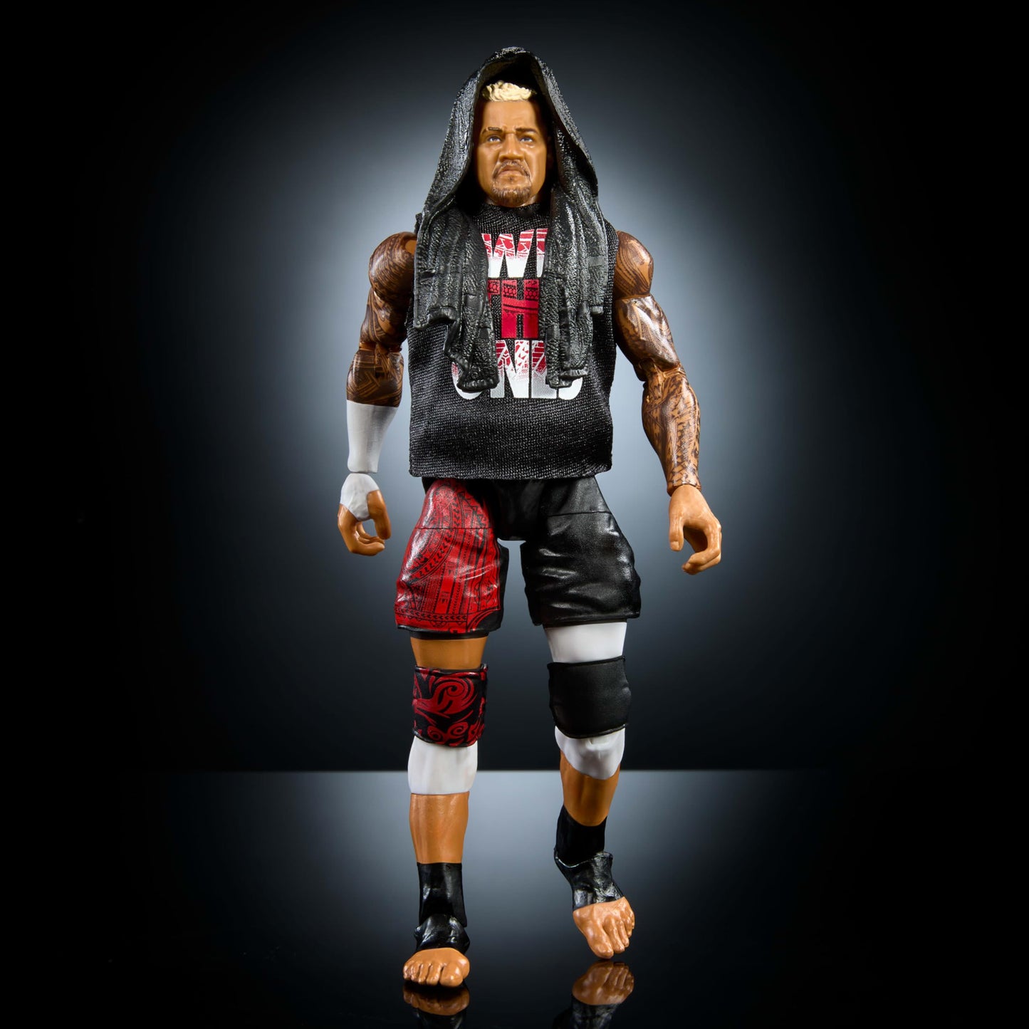 Mattel WWE Top Picks Elite Action Figure & Accessories Set, Solo Sikoa 6-inch Collectible with Swappable Hands, Ring Gear & 25 Articulation Points, HWX37