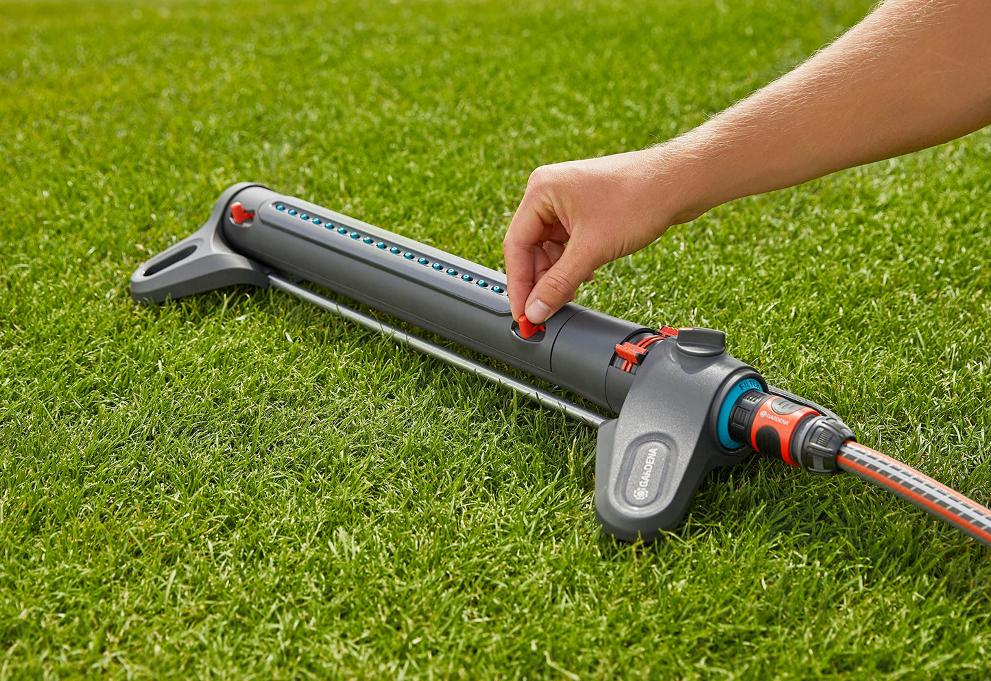 Gardena Aqua M Rectangular Sprinkler: Lawn Sprinkler for Watering Areas of 110-250 m²