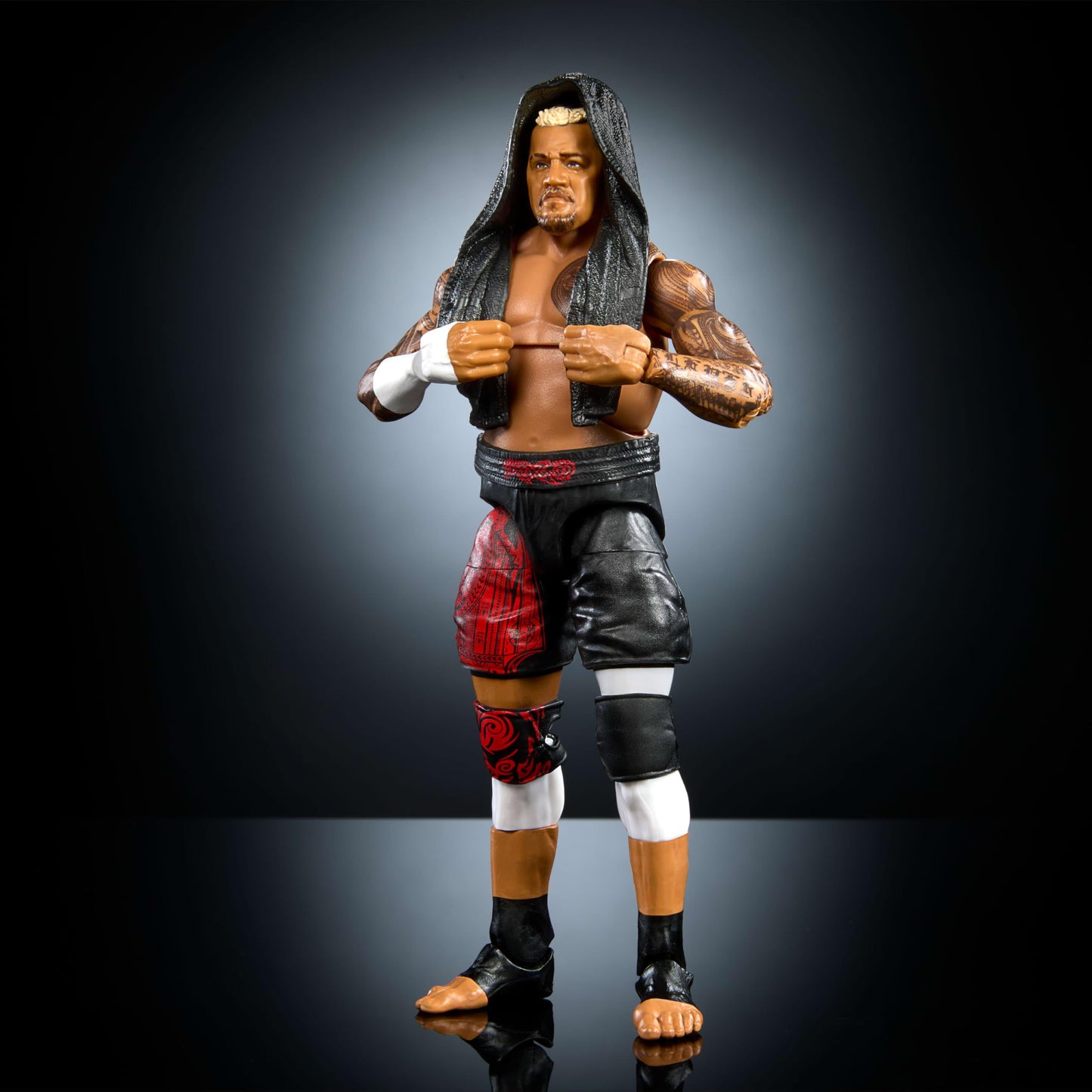 Mattel WWE Top Picks Elite Action Figure & Accessories Set, Solo Sikoa 6-inch Collectible with Swappable Hands, Ring Gear & 25 Articulation Points, HWX37