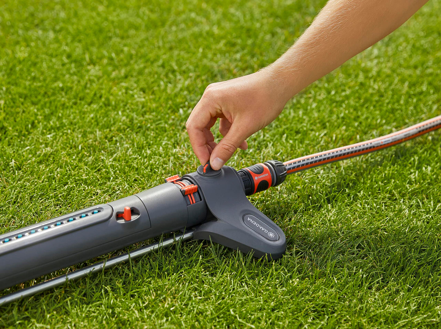 Gardena Aqua M Rectangular Sprinkler: Lawn Sprinkler for Watering Areas of 110-250 m²