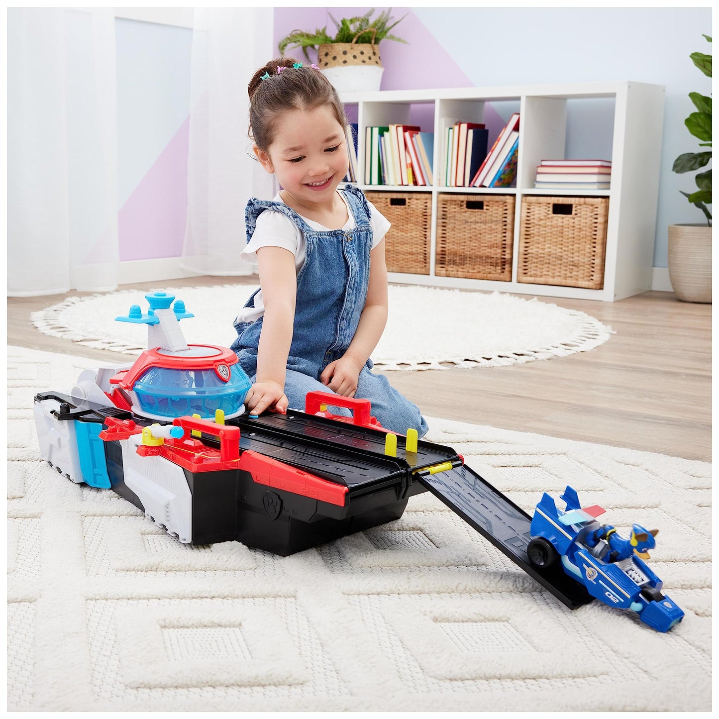 Paw Patrol: The Mighty Movie Aircraft Carrier HQ, with Chase Action Figure and Mighty Pups Cruiser, Kids’ Toys for Boys and Girls 3+