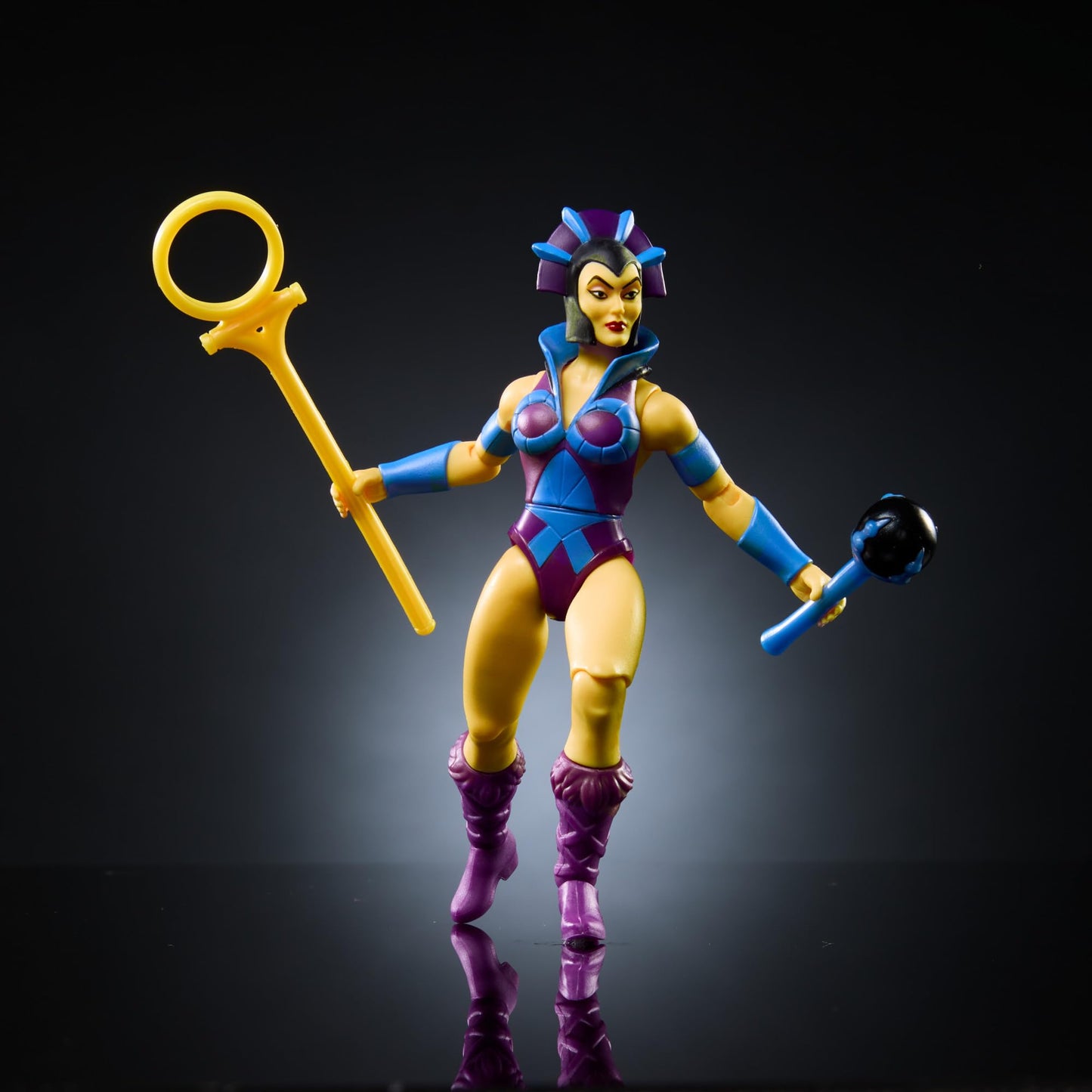 Masters of the Universe Origins Toy, Evil-Lyn Cartoon Collection Action Figure, 5.5-inch MOTU Villain, 16 Articulations, Wand & Staff & Comic, HYD35