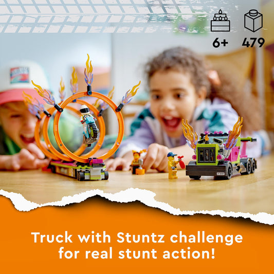 Lego 60357 City Stuntz Stunttruck mit Feuerreifen-Challenge, mit schwungradbetriebenem Motorradspielzeug und Minifiguren, lustiges Geschenk für Kinder ab 6 Jahren, 2023 Set