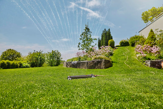 Gardena Aqua M Rectangular Sprinkler: Lawn Sprinkler for Watering Areas of 110-250 m²