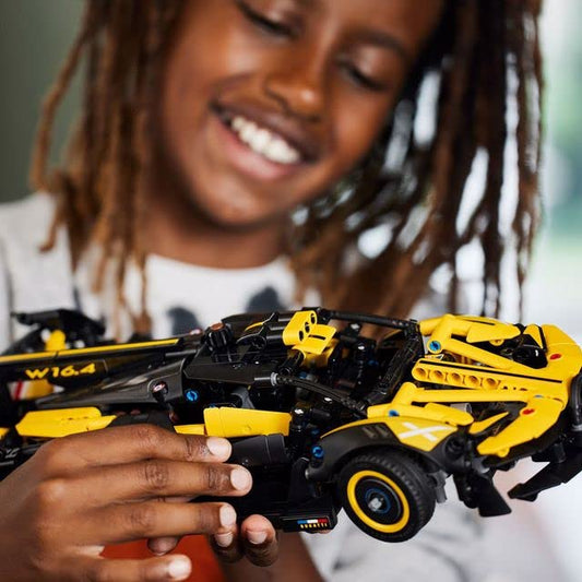 LEGO Technic Bugatti Bolide Racing Car Model Building Set, Engineering Toy for 9 Plus Year Old Boys & Girls, Collectible Iconic Sports Vehicle Construction Kit, Birthday Gift for Kids 42151